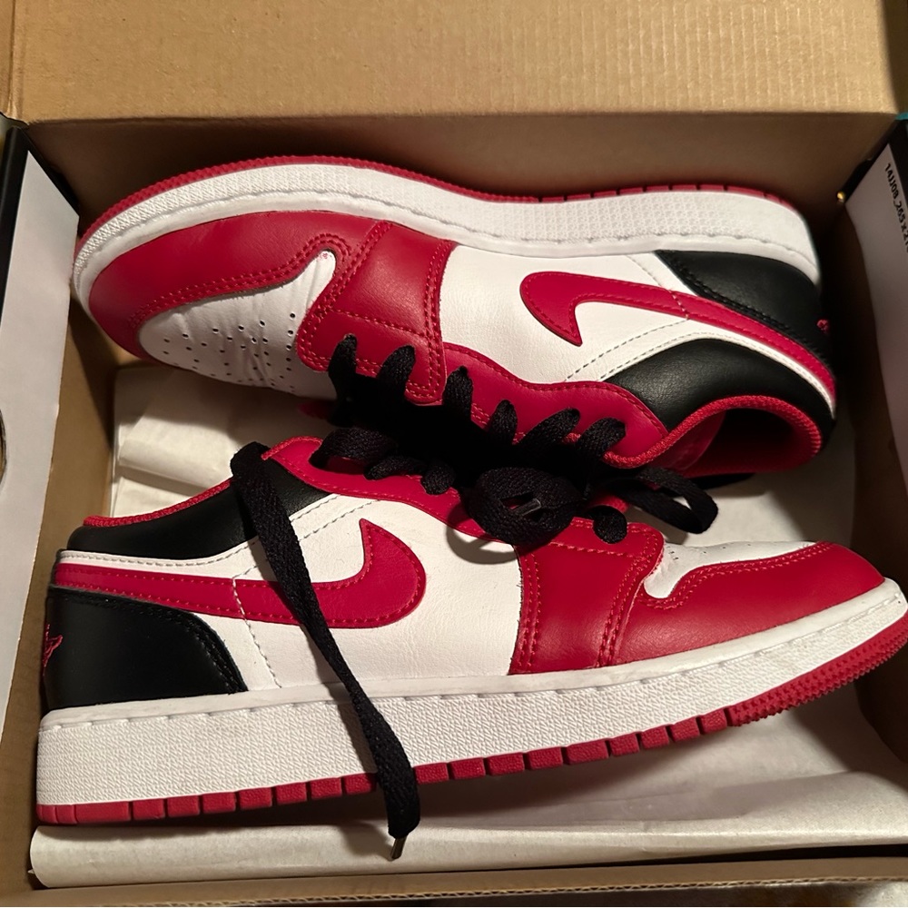 Woman’s Air Jordan 1 Low (GS)